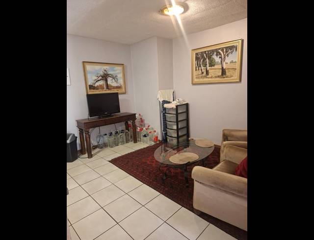 2 BEDROOM APARTMENT FOR SALE IN HILLCREST